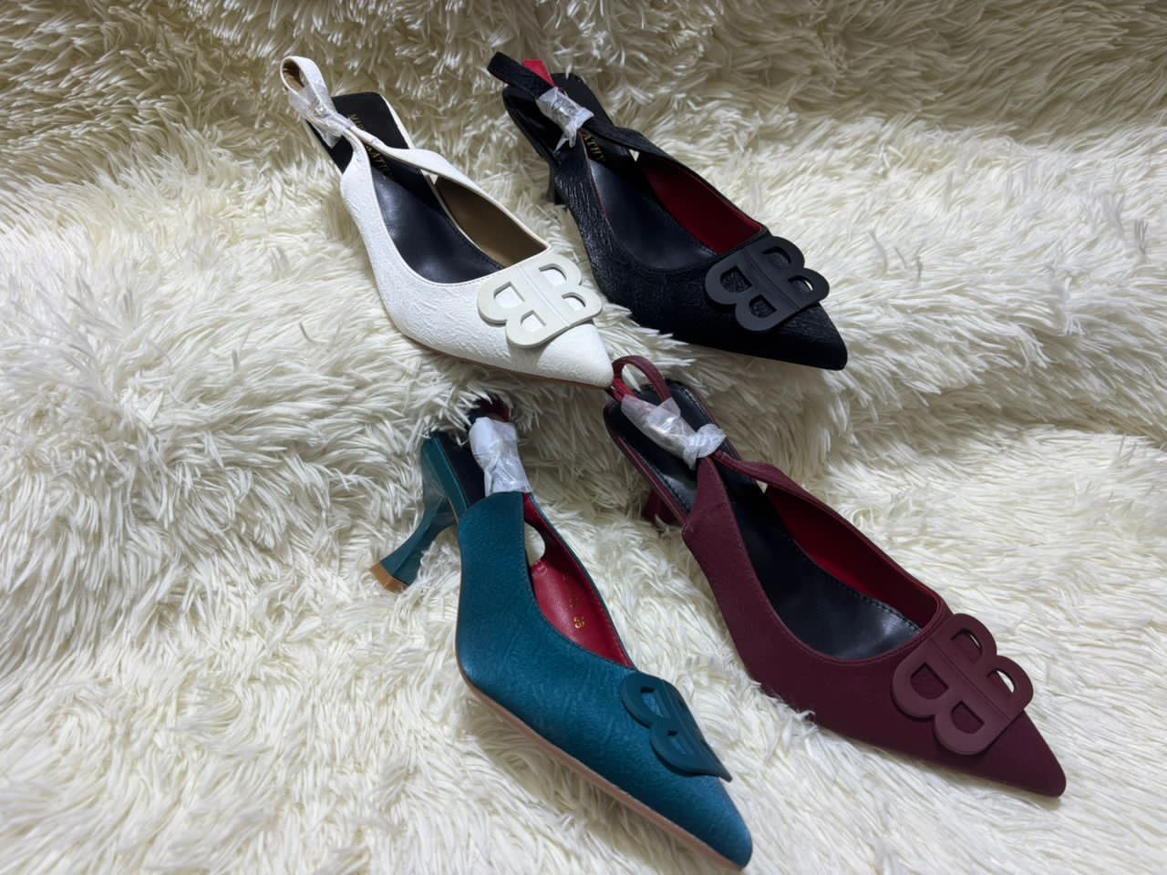 chaussure de femme à talon moyen