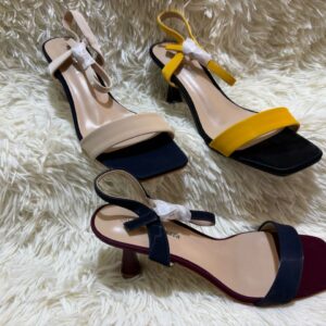 Sandales à brides ouvertes – multi-coloris